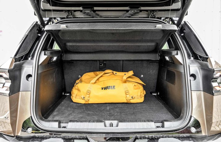 Jeep Compass 2026 – wnętrze, bagażnik