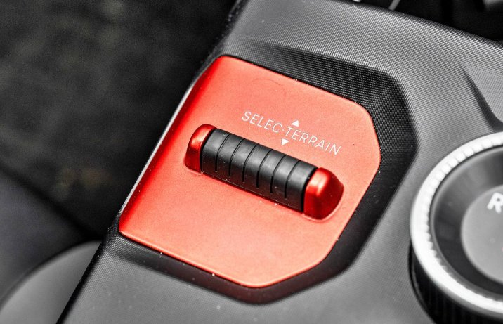 Jeep Compass 2026 – wnętrze, przełącznik Selec-Terrain