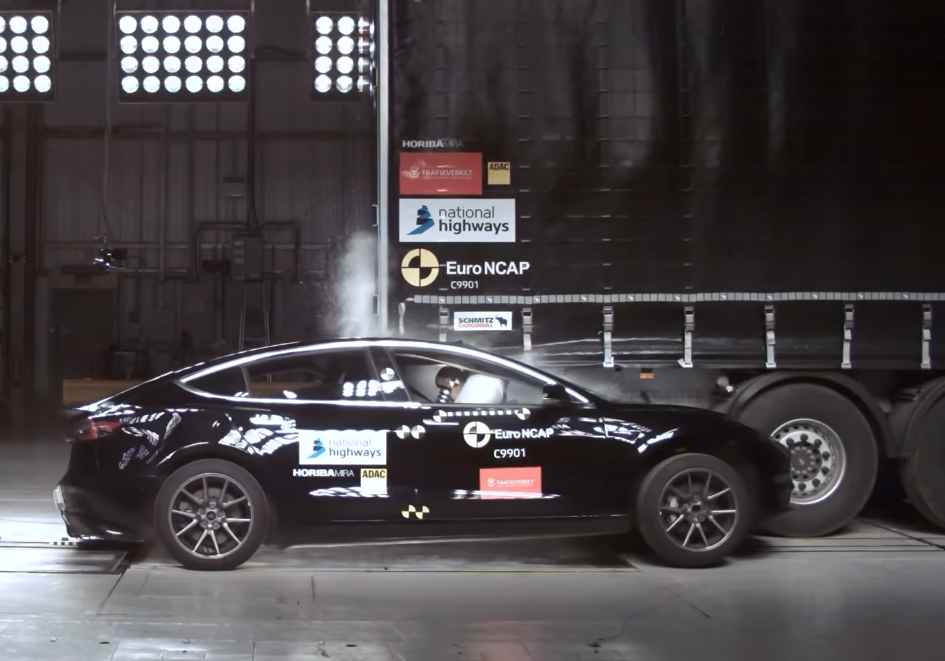 najechanie-na tyl-ciezarowki-euroncap-adac-6
