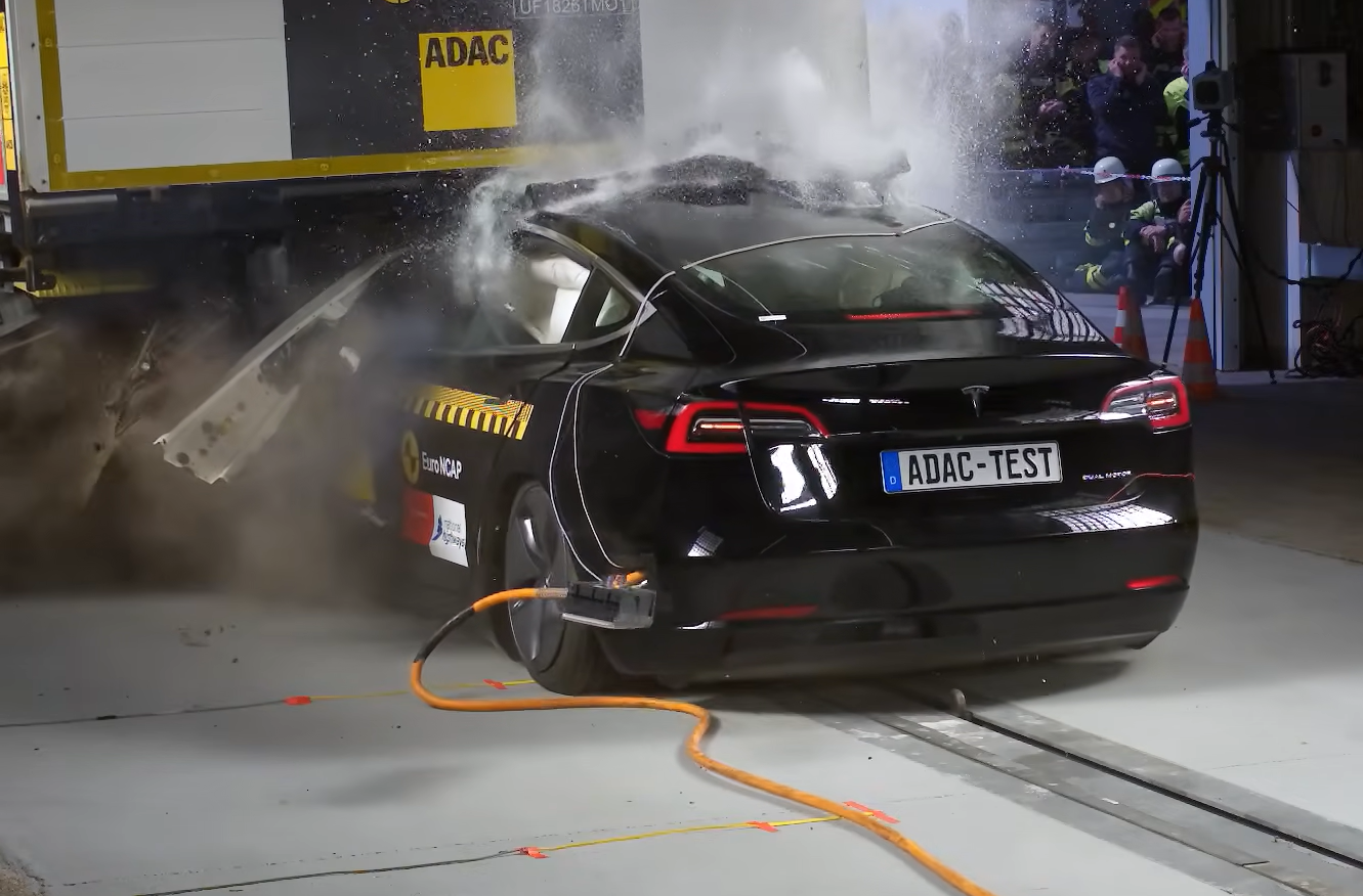 najechanie-na tyl-ciezarowki-euroncap-adac-8