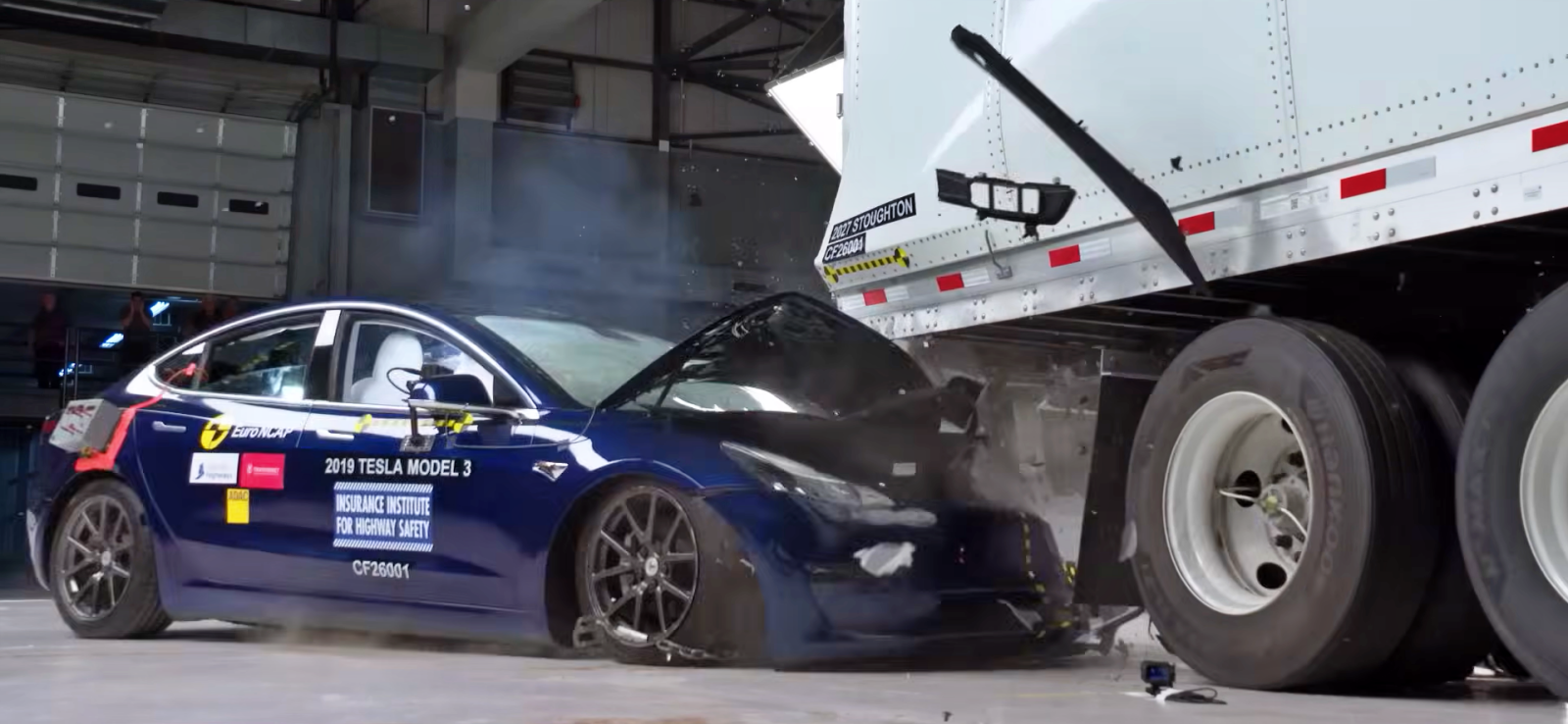 najechanie-na tyl-ciezarowki-euroncap-adac-10