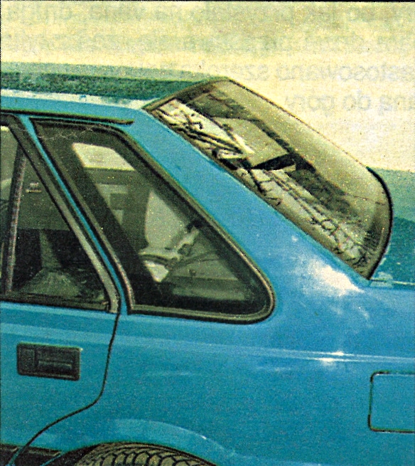 polonez-sedan-1996-slupek-C-klejone-szyby
