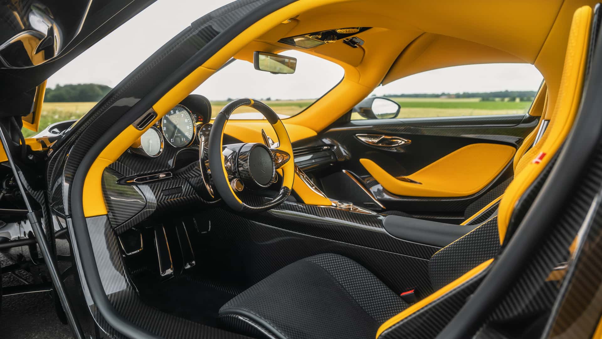 zenvo aurora tur – wnętrze