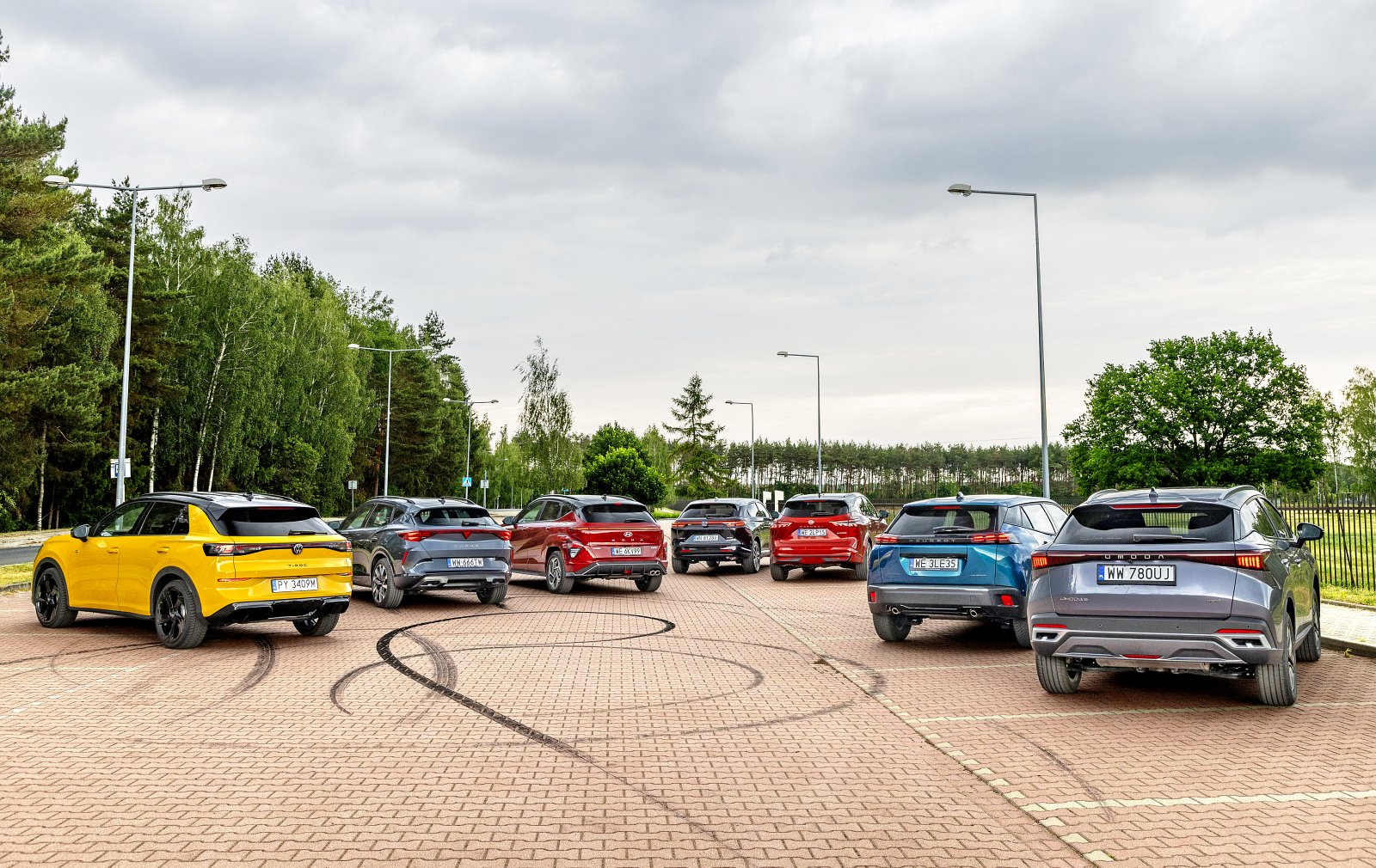 porównanie 7 niewielkich crossoverów 2026 tył