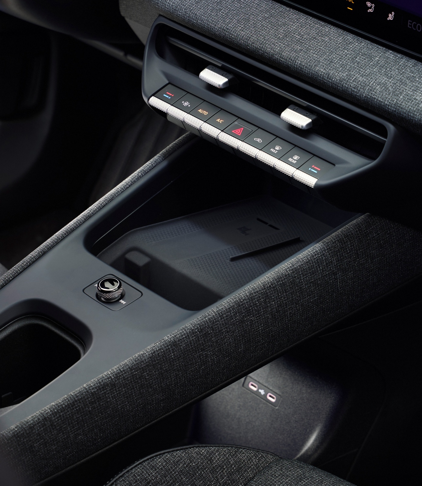 volkswagen-id-cross-konsola