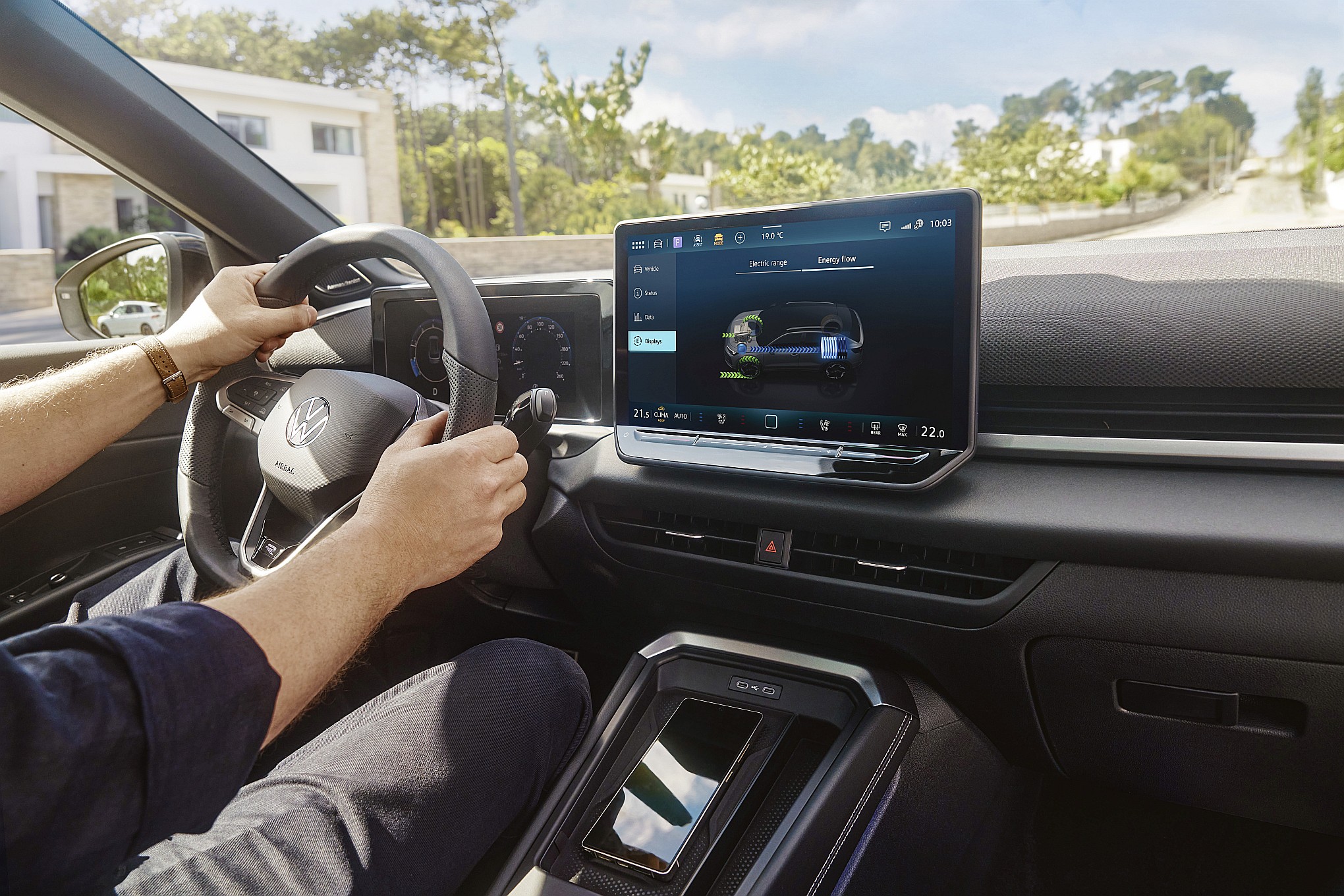 Volkswagen T-Roc Hybrid (1)