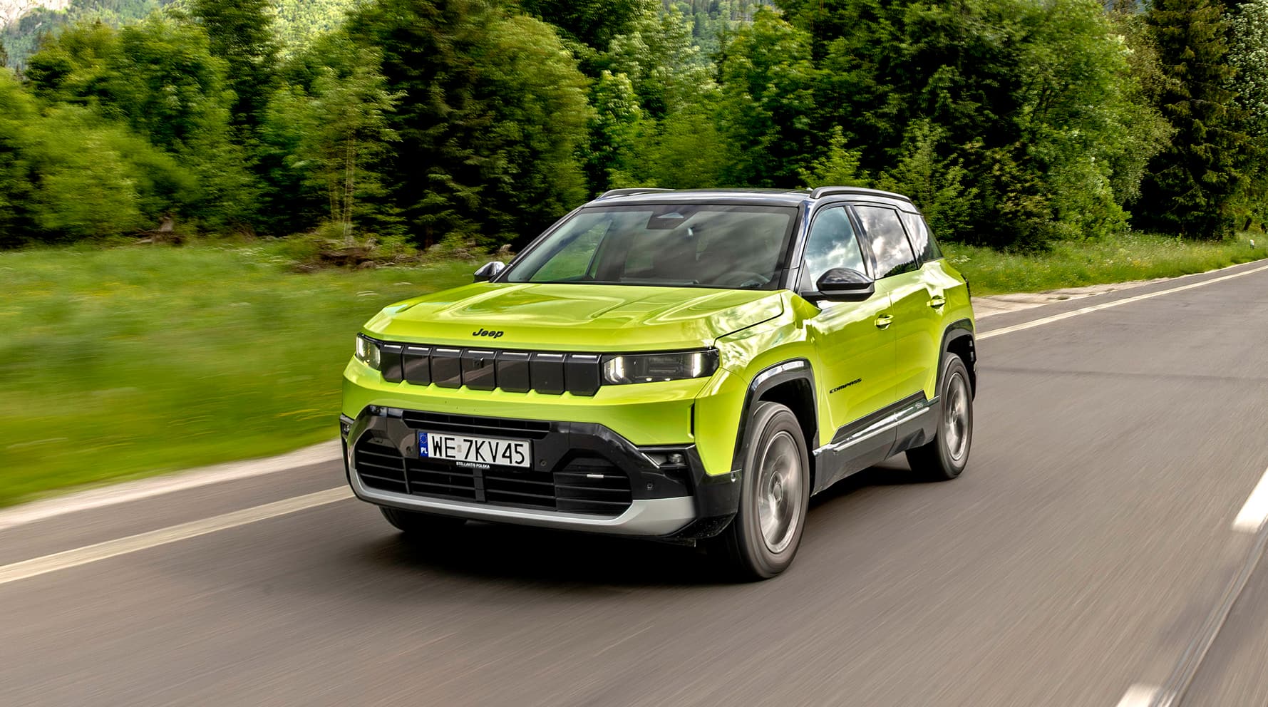 jeep compass przód w ruchu
