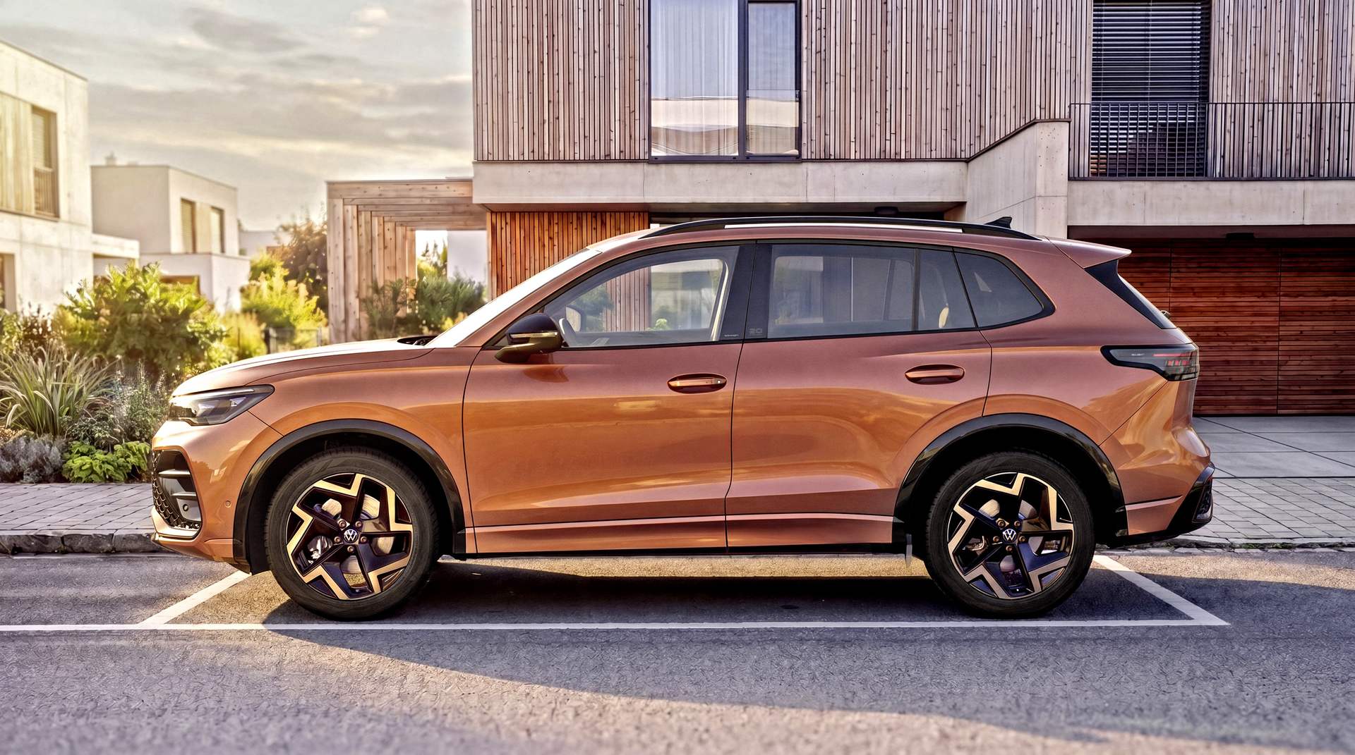 volkswagen-tiguan-profil-parking