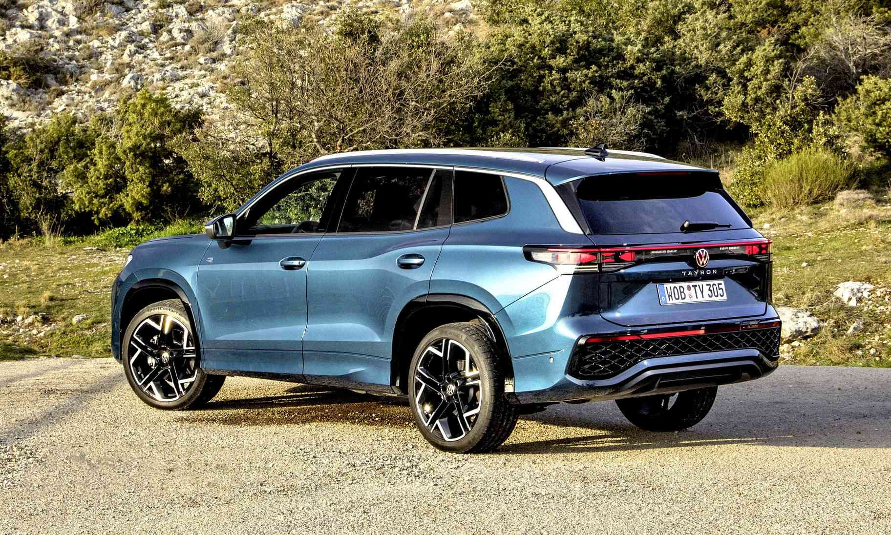 volkswagen-tayron-tyl-bok