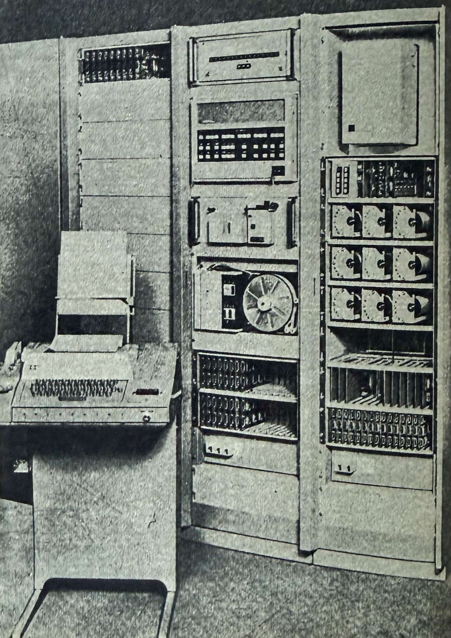 motor-31-1976-elektronowy-system-sterowania-ruchem
