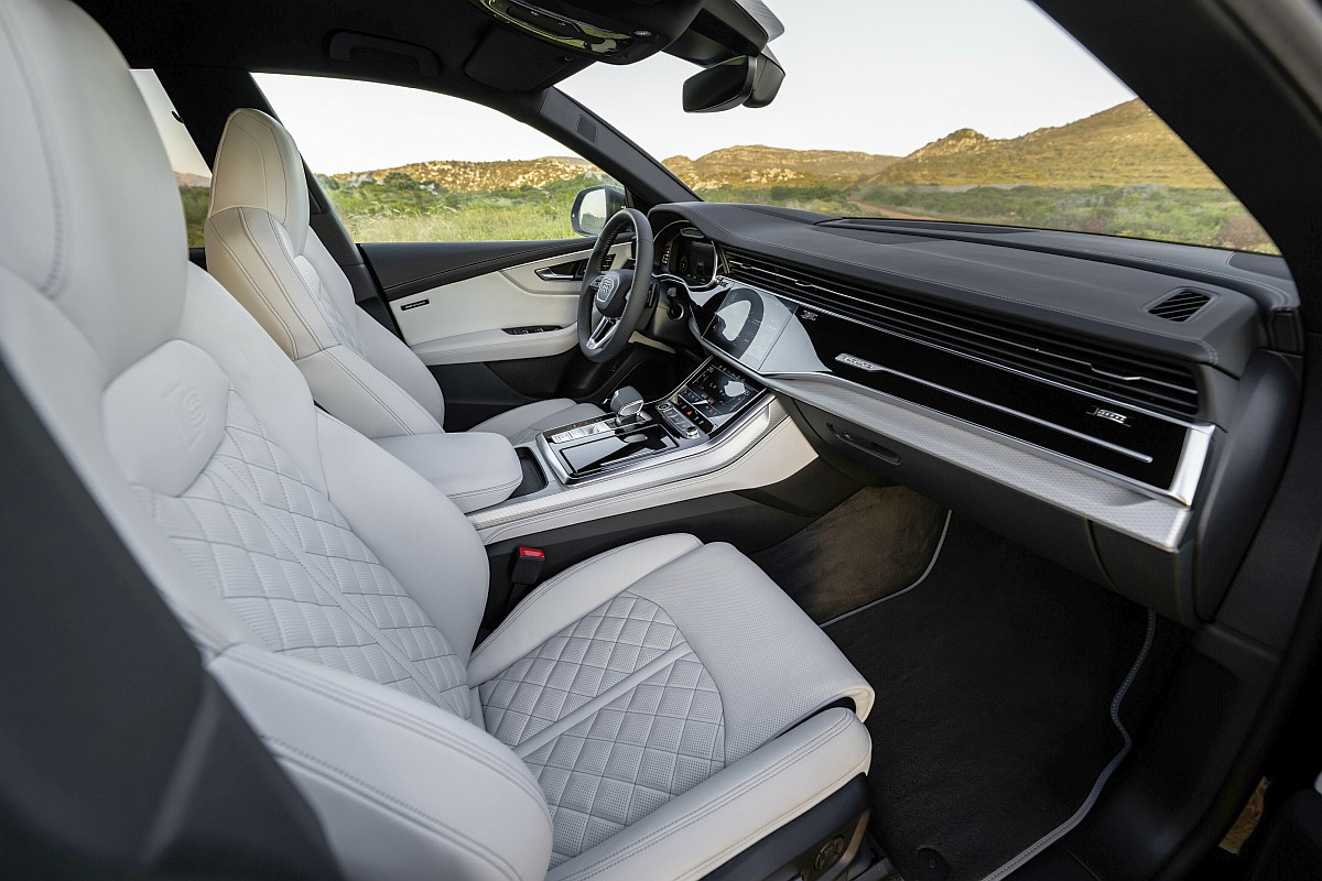 Audi Q8_04