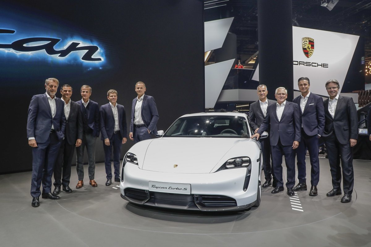 Porsche ujawnia zarobki pracowników. Mimo kryzysu wynagrodzenia wciąż są bardzo wysokie