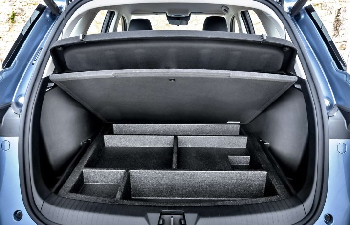 BYD Sealion 5 DM-i – wnętrze, bagażnik