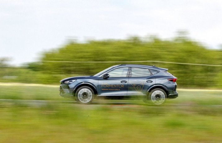 Cupra Formentor 1.5 eTSI DSG (2026) - test - bok