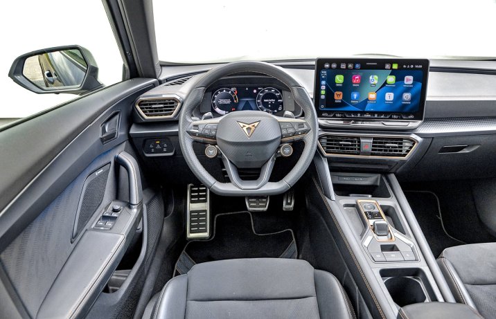 Cupra Formentor 1.5 eTSI DSG (2026) - test - kokpit / deska rozdzielcza