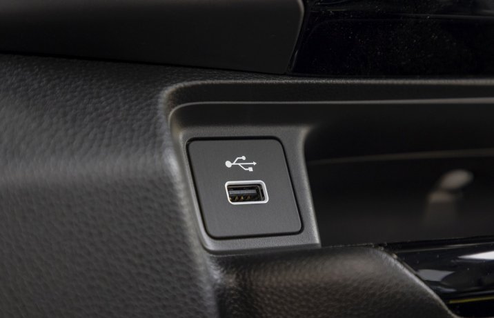 Honda HR-V 1.5 i-MMD e:HEV (2026) – test – gniazdo USB