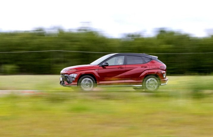 Hyundai Kona Hybrid 1.6 GDI (2026) - test - bok