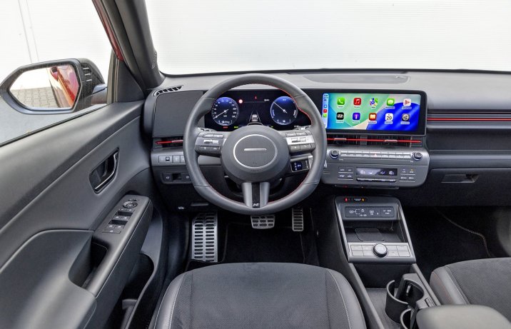 Hyundai Kona Hybrid 1.6 GDI (2026) - test - deska rozdzielcza / kokpit