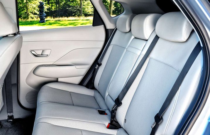 Hyundai Kona – wnętrze, kanapa