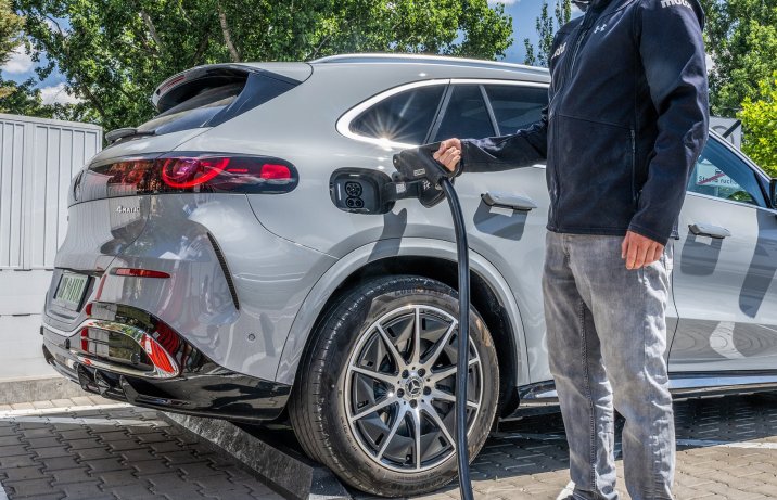 Mercedes GLC 400 4Matic electric (2026) - test - ładowanie