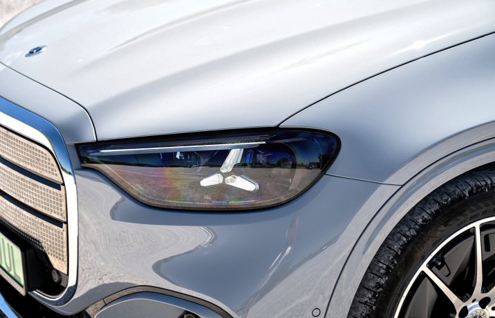 Mercedes GLC 400 4Matic electric (2026) - test - reflektor Digital Light