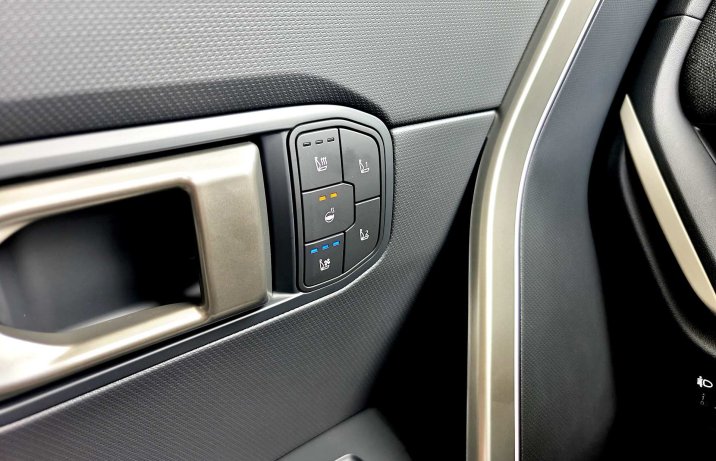 Kia Seltos 2026 – wnętrze, panel wentylacji foteli