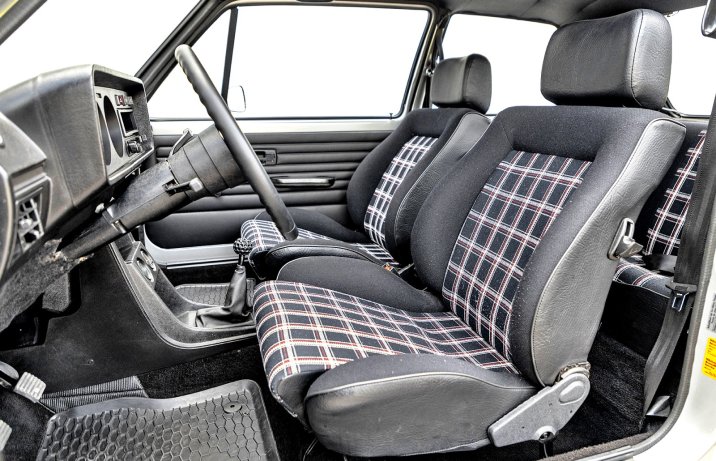 Volkswagen Golf I GTI (1977) – fotele