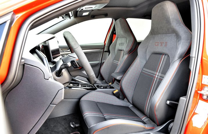 VW Golf VIII GTI Edition 50 (2026) – fotele