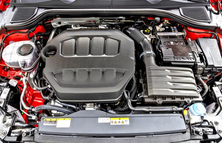 VW Golf VIII GTI Edition 50 (2026) – silnik