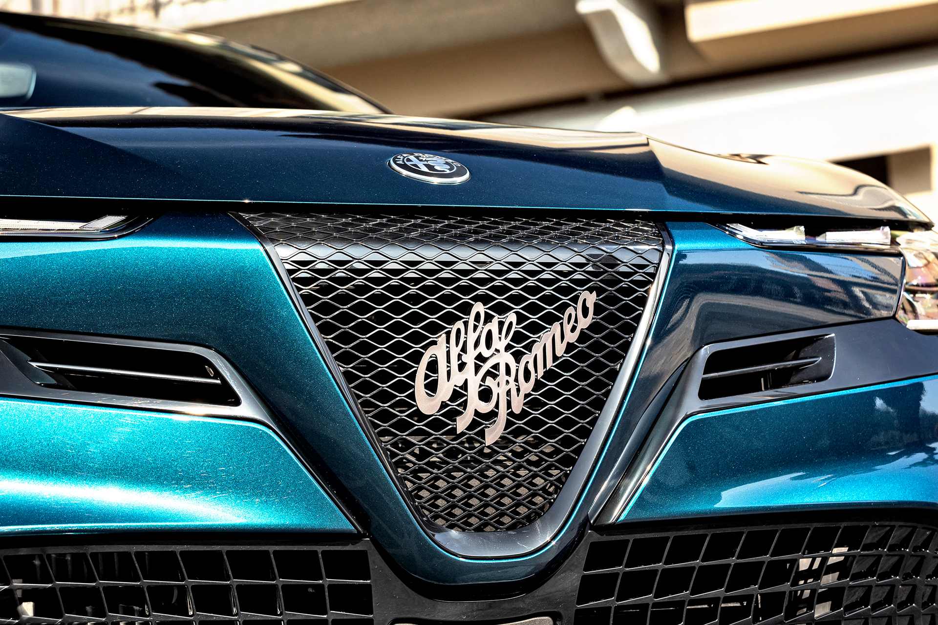 alfa-romeo-junior-logo-grill