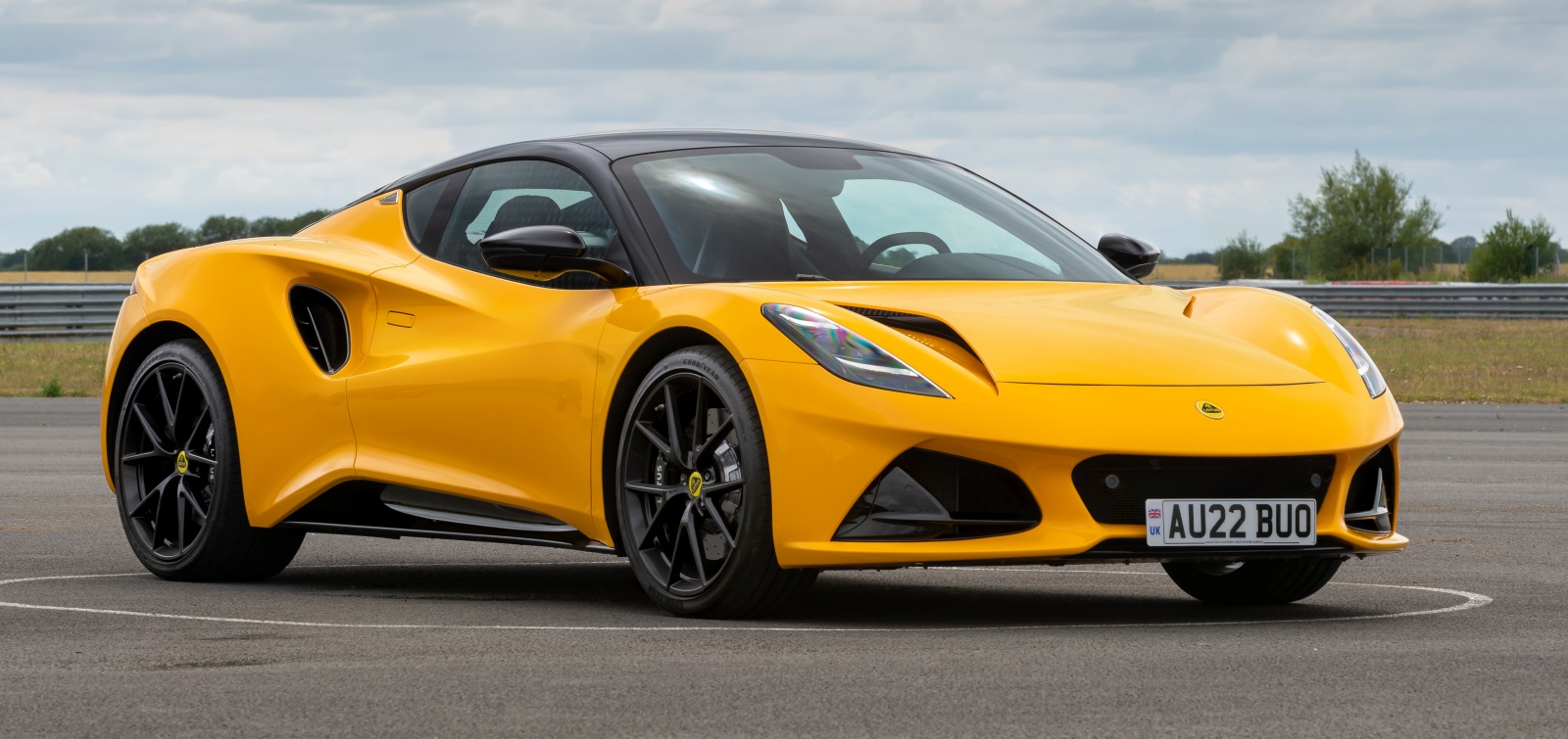 lotus-emira-przod-1