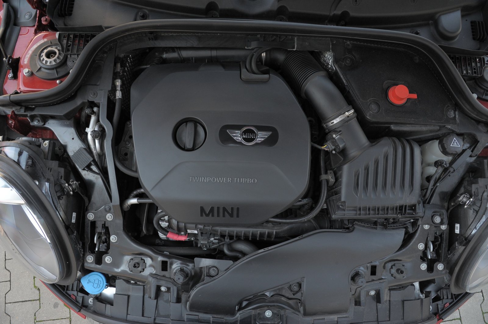 mini-f56-silnik-benzynowy