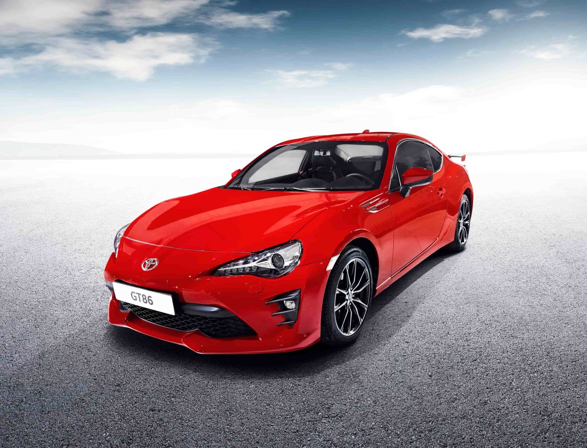 Stare auto jak nowe? Program Upgrade Factory dla Toyot i Lexusów w Japonii wciąż się rozrasta
