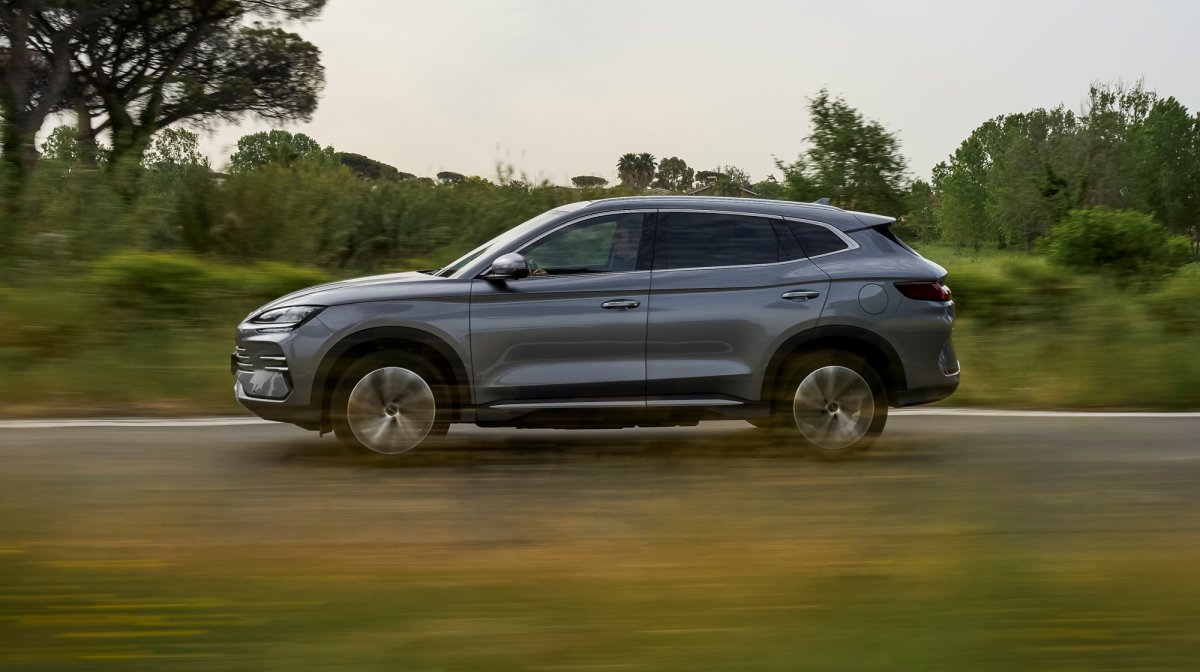 Najpopularniejsze hybrydy i elektryki w Polsce po 7 miesiącach 2026 r. PHEV-y rosną najszybciej