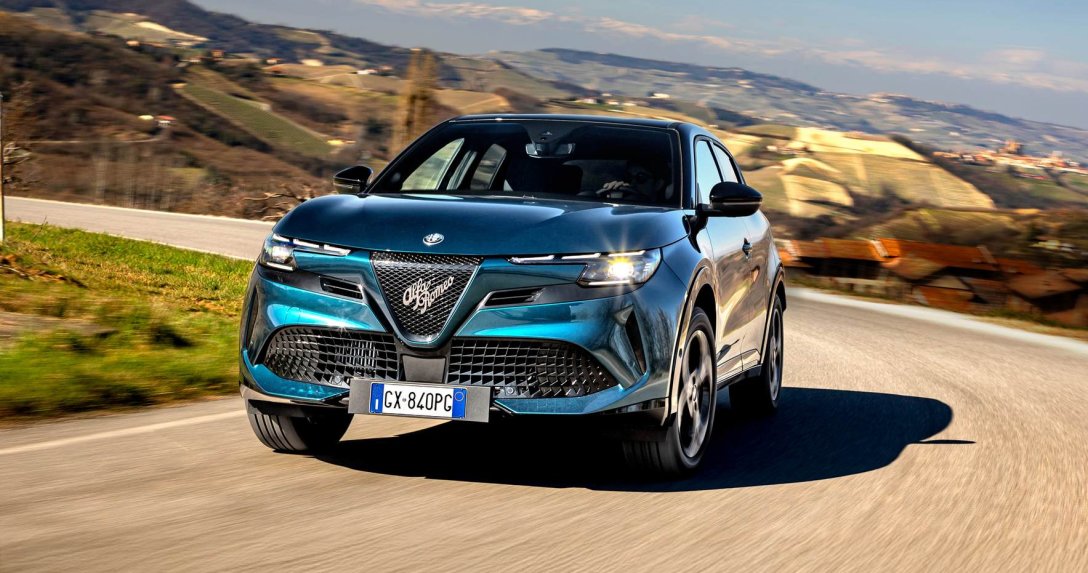 Alfa Romeo Junior – przód