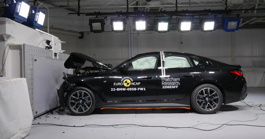 test zderzeniowy BMW i4