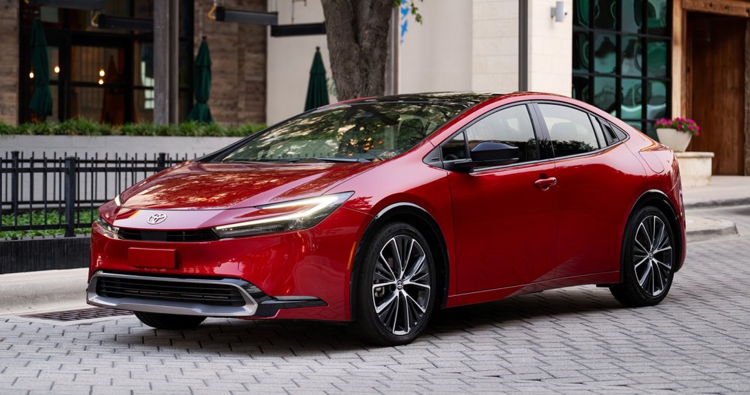 Toyota Prius HEV – przód