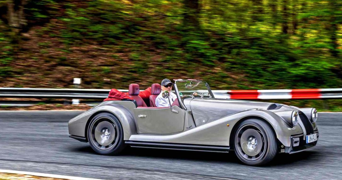 Morgan Supersport ma 340 KM i przyspiesza do setki w 3,9 s. A wygląda jak klasyk | TEST