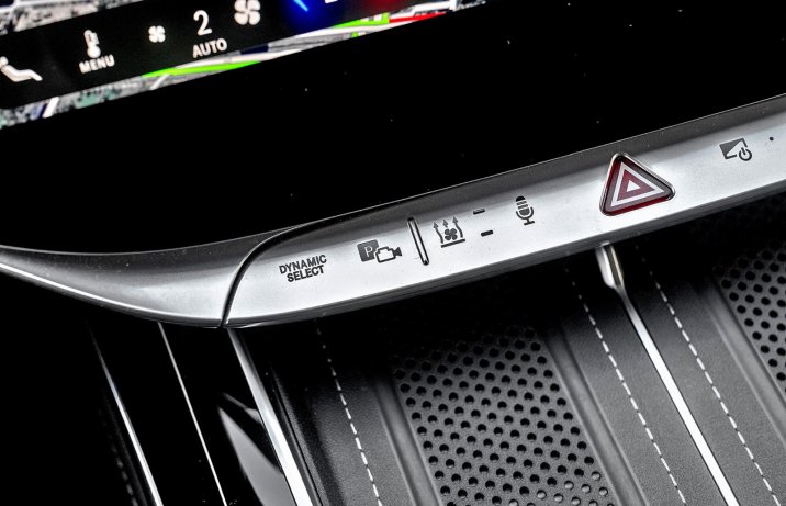Mercedes S 580 (2026) - test - przyciski na konsoli środkowej