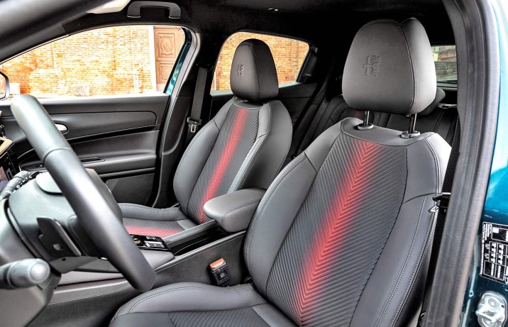 Alfa Romeo Junior – wnętrze, fotele