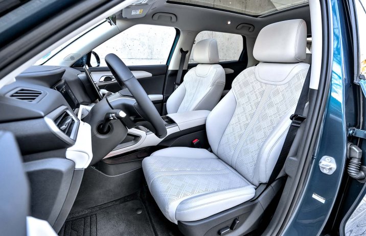BYD Atto 2 DM-i – wnętrze, fotele