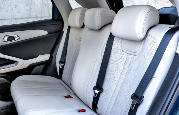 BYD Atto 2 DM-i – wnętrze, kanapa