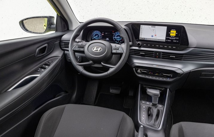 Hyundai i20 - kokpit