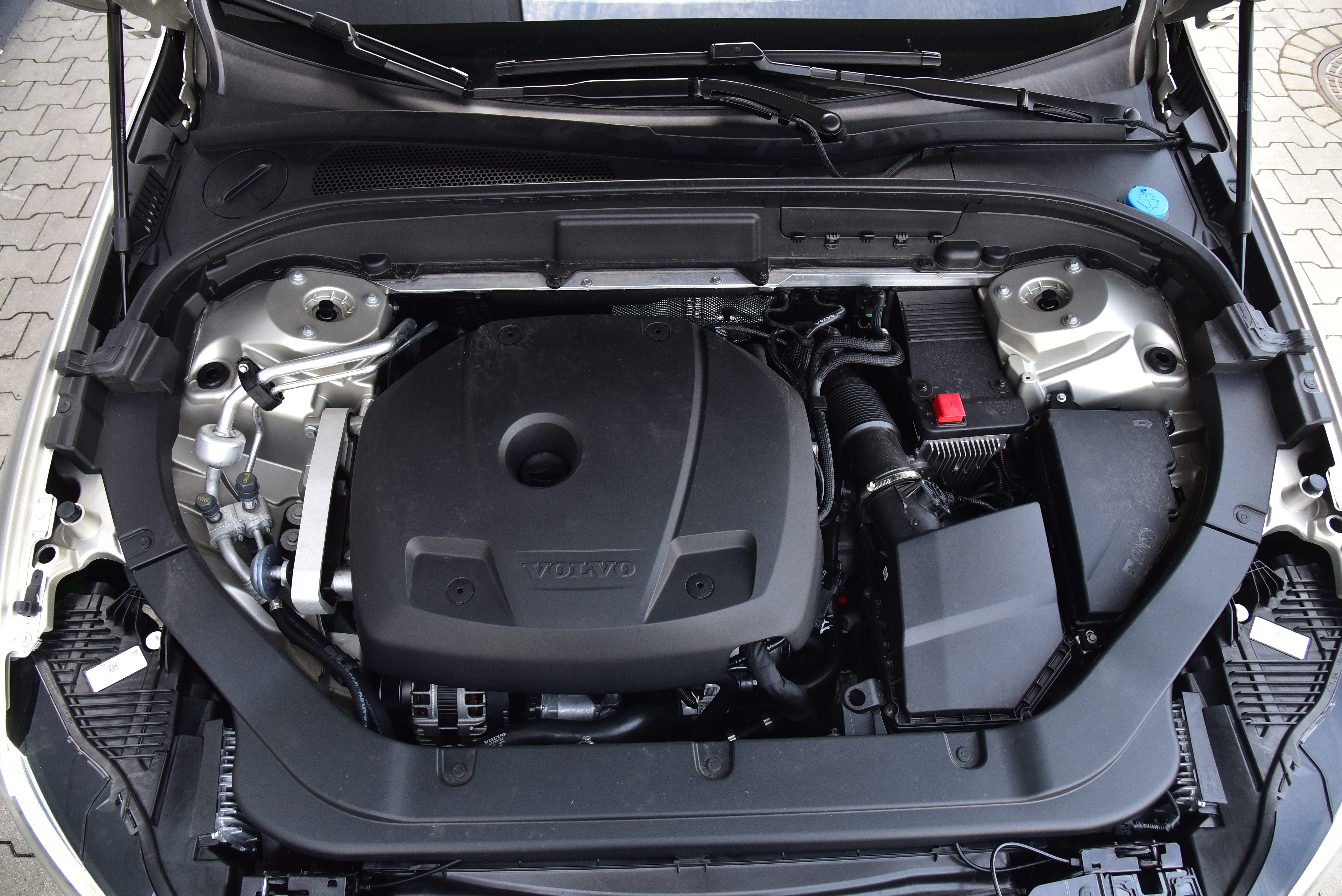 silnik-volvo-2.0-vea