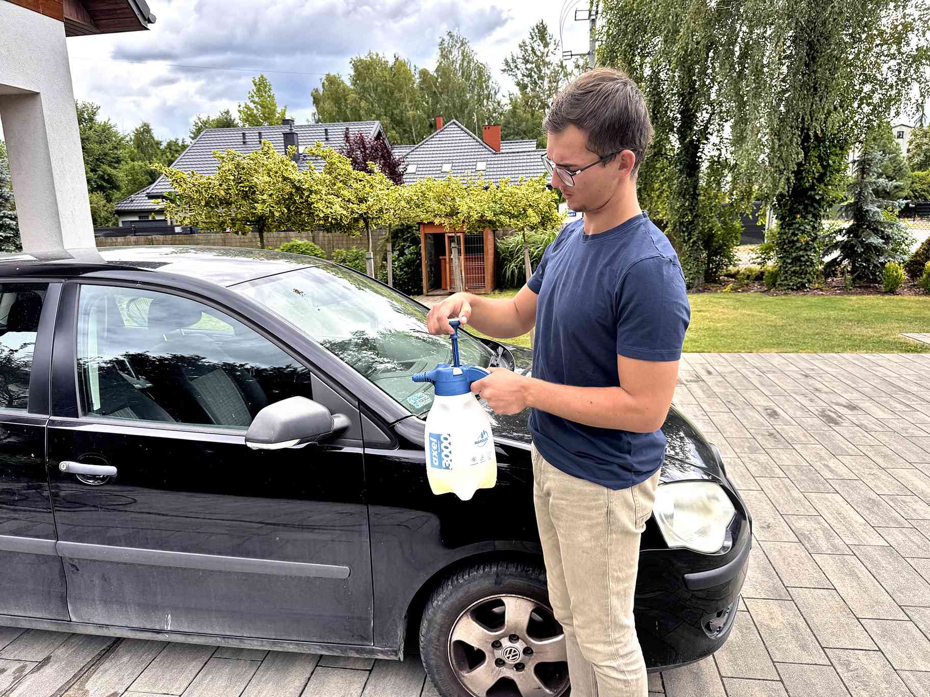 Przygotowanie ręcznej pianownicy Marolex Axel 3000 do aplikacji piany.