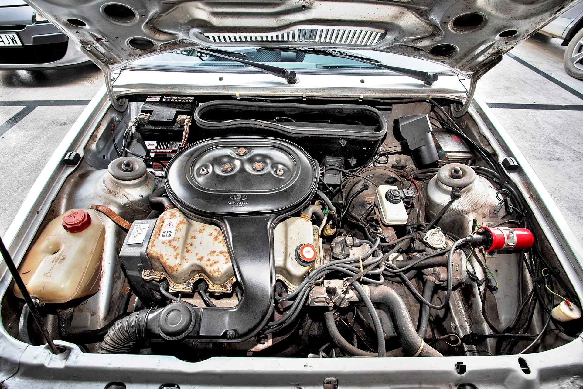 Ford Escort Mk IV – silnik CVH pod maską.