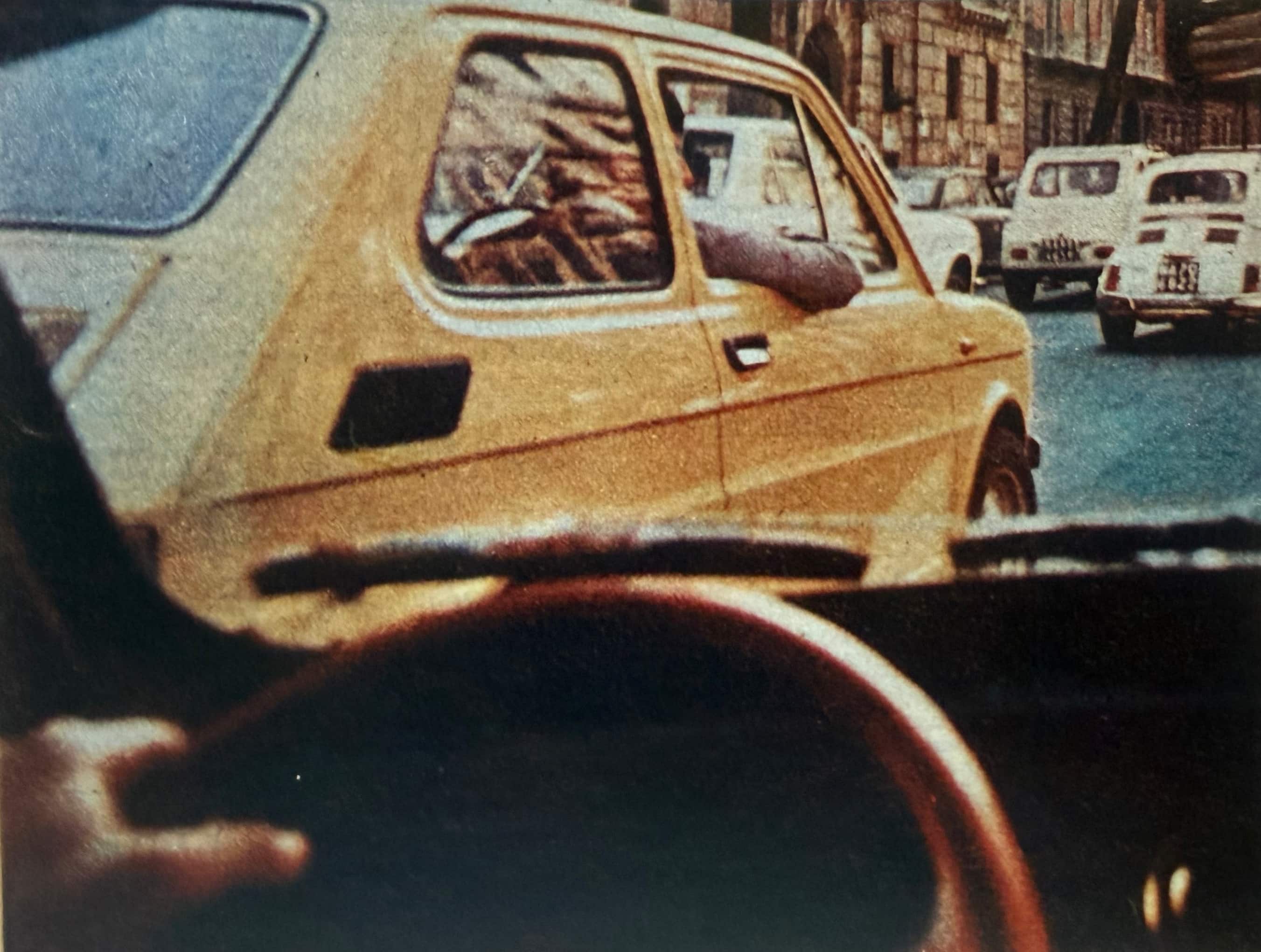 motor-36-1976-ruch-w-miescie-widok-zza-kierownicy