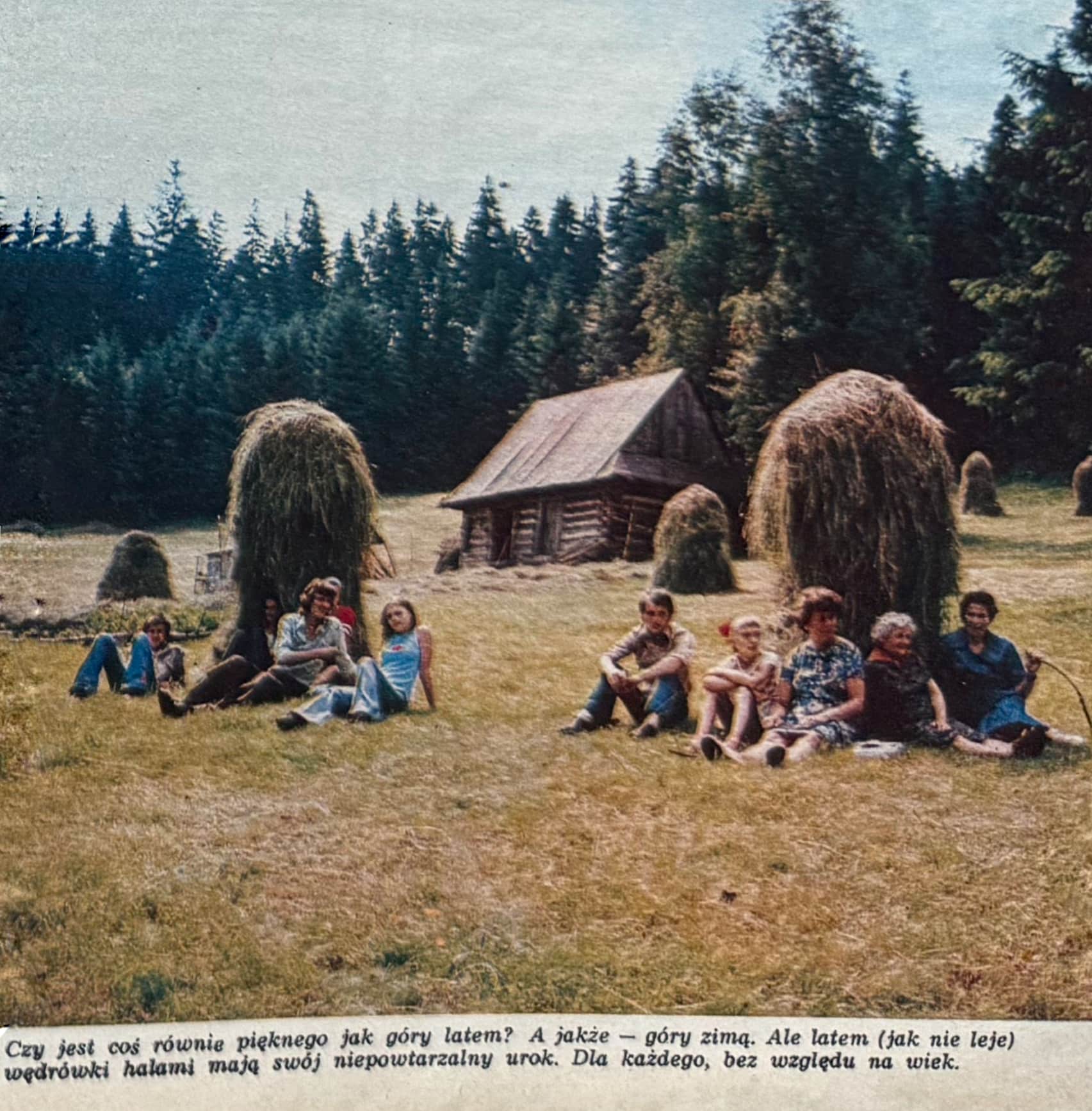 motor-36-1976-turysci-na-polanie-w-gorach