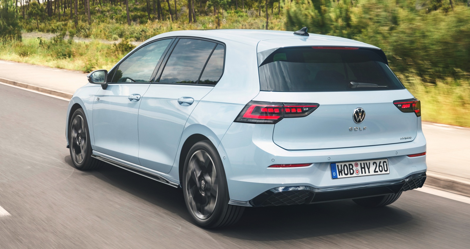 volkswagen-golf-hybrid-tyl