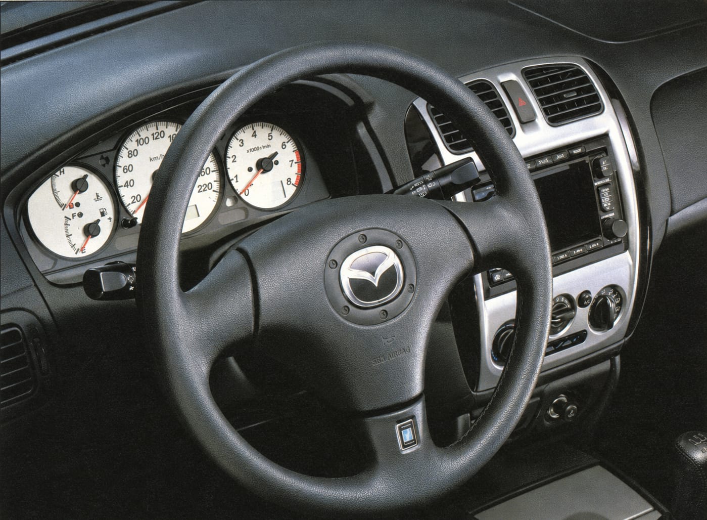 mazda-323-fl-2000-deska-rozdzielcza